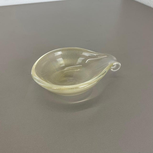 1970s Murano Bubble and Glass Shell Bowl Ashtray from Barovier and Toso, Italy, 1970s For Sale - Image 5 of 18