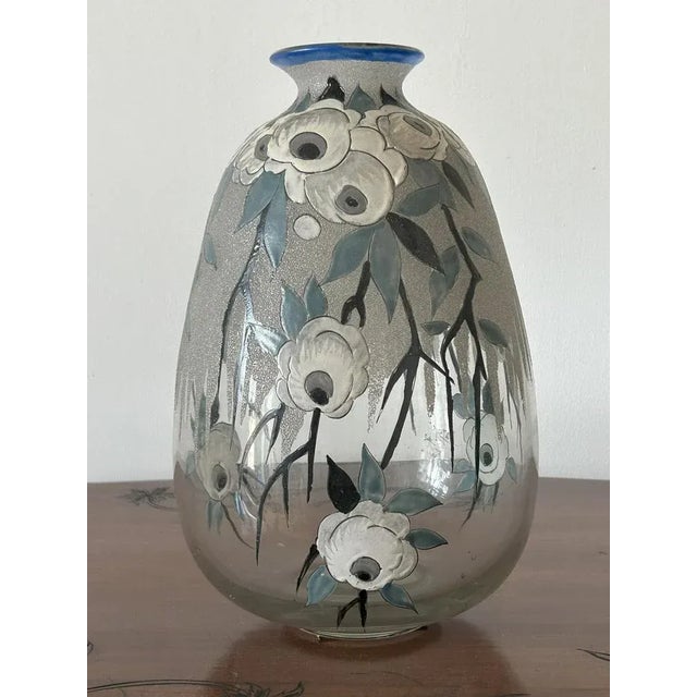 Adrien Mazoyer (1887-1950) - Egg-shaped vase, France circa 1930 Egg-shaped vase with a small flared neck in blown glass...