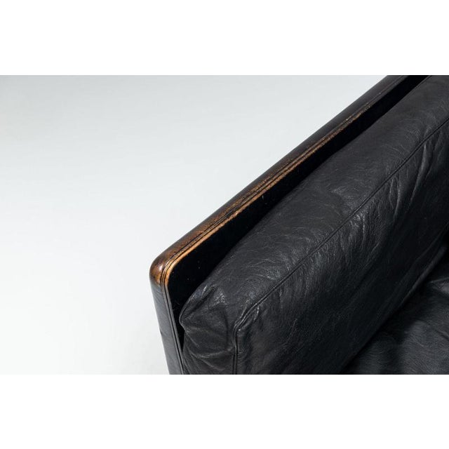 Model V11 Sofa in Black Leather by Illum Wikkelsø for Holger Christiansen, Denmark, 1960s For Sale - Image 16 of 18