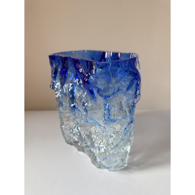 Large Brutalist Cobalt Blue Art Glass Vase by Kaj Blomqvist for Kumela, Finland, 1970s For Sale - Image 13 of 18