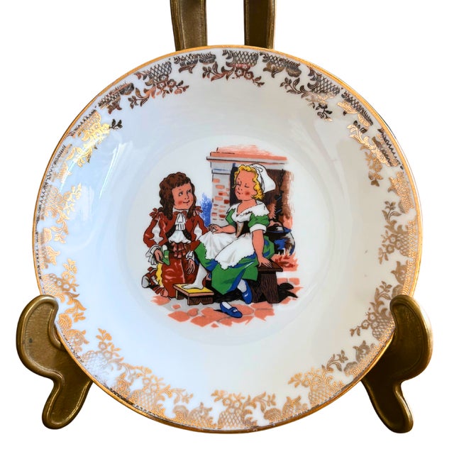 Fairy Tale Dessert Plates with Gilded Friezes by Charles Perrault, 1950s, Set of 4 For Sale - Image 4 of 8