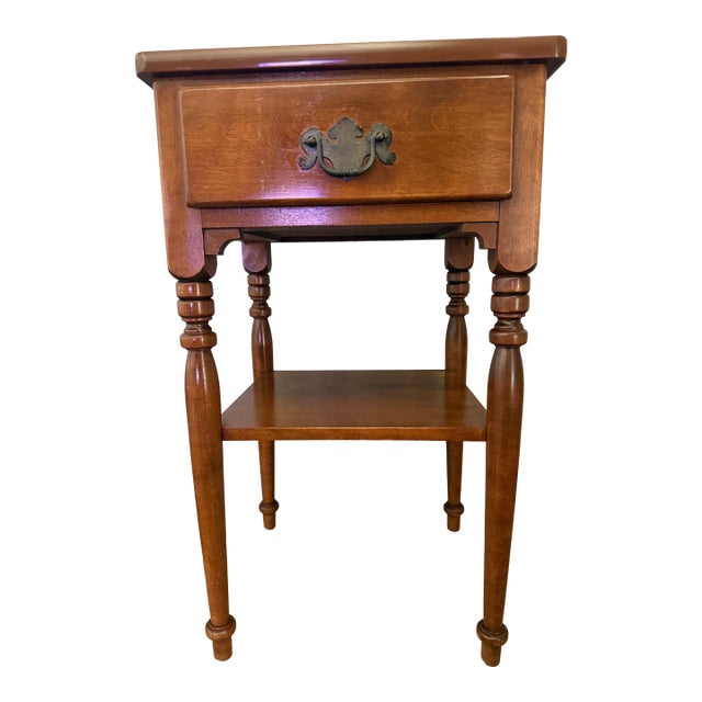 Mid 20th Century Ethan Allen by Baumritter Heirloom Collection Night Stand / Side Table For Sale