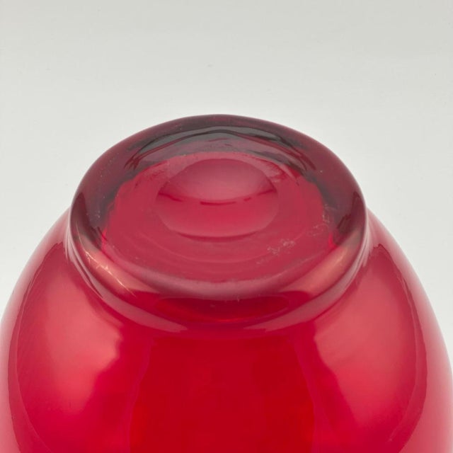 Gold Mid-Century Modern Red Glass Vase in Wave Pattern from Whitefriars, 1950s For Sale - Image 8 of 10