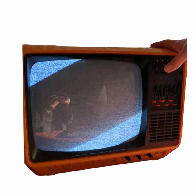 Space Age TX 711 Television Portable in Orange, 1973 For Sale - Image 3 of 4
