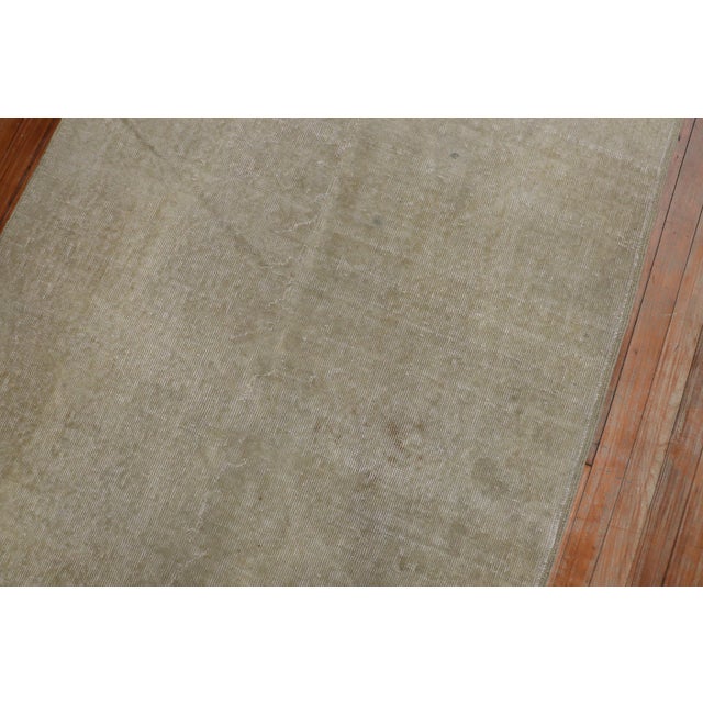 Early 20th Century Early 20th Century Monochromatic Neutral Worn Turkish Rug For Sale - Image 5 of 6