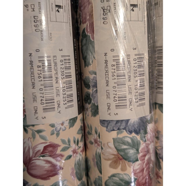 1990s Vintage C 1990 Venilia “Mathe” Floral Wallpaper - 5 Matching Rolls, Same Dye Lot For Sale - Image 5 of 7