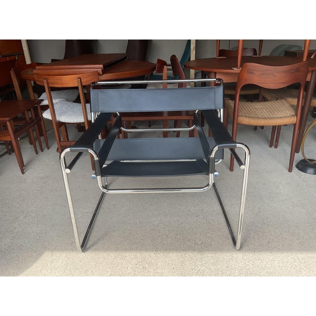 Mid-Century B3 Wassily Armchair by Marcel Breuer for Knoll Inc / Knoll International For Sale - Image 13 of 16