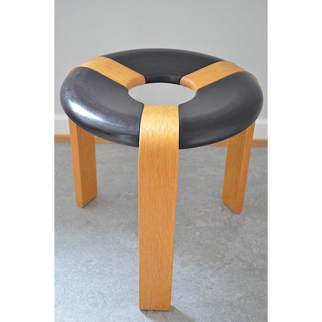 Very nice Danish design by Magnus Olsen for the company Darup A/S - the stool has the model name Donut. The stool is made...