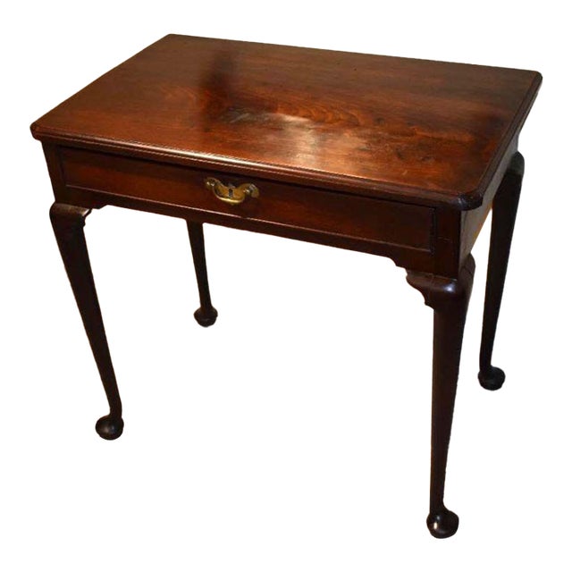 18th Century English Walnut Early Georgian or Queen Anne Side Table For Sale