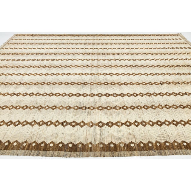 2020s 10 X 13 Modern Moroccan Style Beige Wool Rug – Vertical Diamond Stripes Design For Sale - Image 5 of 10