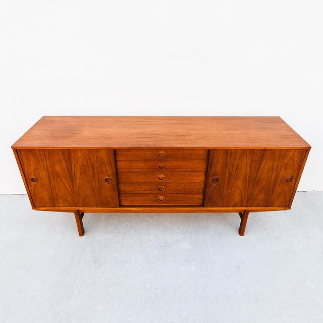 Restored 1960s Scandinavian Teak "Ulvö" Credenza by Dux For Sale - Image 9 of 14