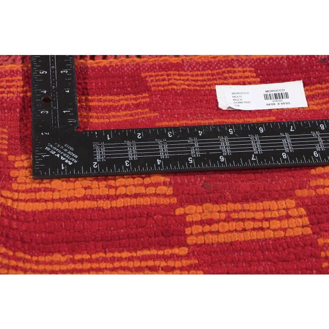 Textile Vintage Checkered Boujad Moroccan Rug - 04'09 X 05'03 For Sale - Image 7 of 10