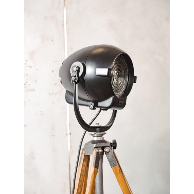 Matte Black Electric Patt 123 Theater Lamp on Wooden Tripod Floor Lamp from Strand, 1950s For Sale - Image 10 of 18
