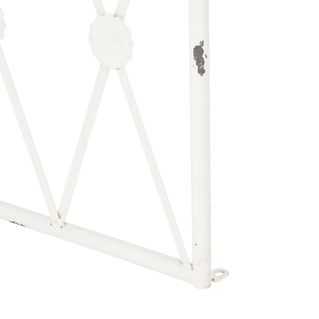 Create an elegant and inviting garden display with our Atticus archway. Adorned with elegant classic details, the arbor...