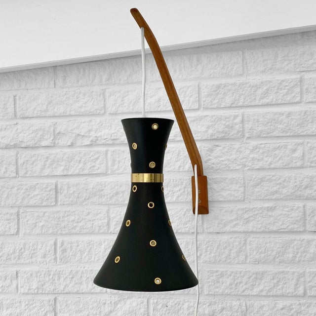 1950s Mid-Century Modern Scandinavian Wall Lamp in Oak and Metal, 1950s For Sale - Image 5 of 14
