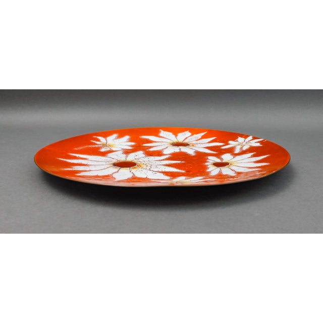 Mid 20th Century Sasha Brastoff California Mid-Century Modern Floral Daisies Enamel on Copper Hanging Plate For Sale - Image 5 of 7
