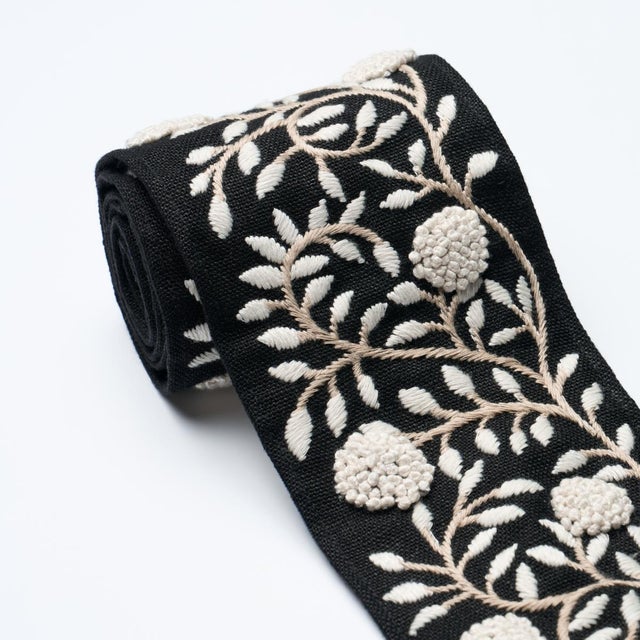 Contemporary SAMPLE - Schumacher Ashoka Tape In Black & Cream For Sale - Image 3 of 3