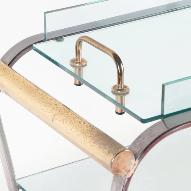 Modern A Chrome and Glass Bar Cart With Brass Details and Removable Tray C 1980. For Sale - Image 3 of 6