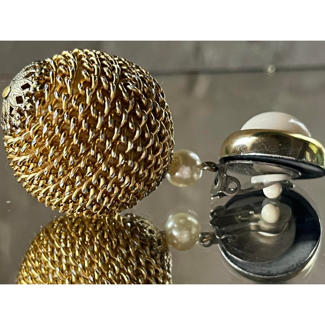 Mid-Century Modern 1950s Vintage Faux Pearl Drop Earrings With Gold Dome, Old Hollywood Style- Set of 2 For Sale - Image 3 of 10