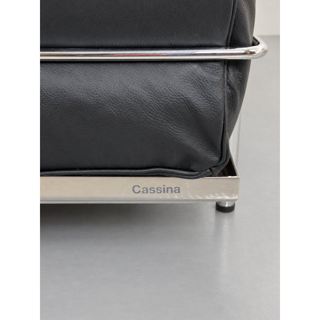 LC2 Sofa Black Leather Seats by Le Corbusier for Cassina, 2010s For Sale - Image 6 of 12
