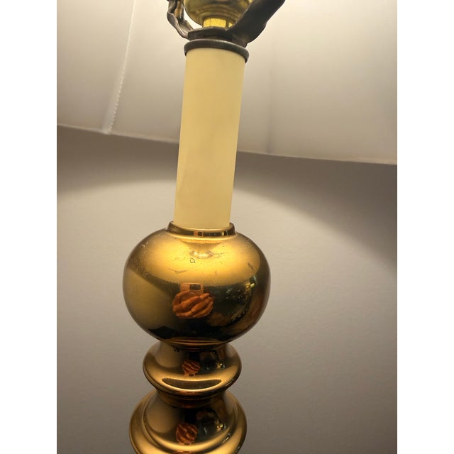 1960s 1960s Mid-Century Modern Hollywood Regency Stiffel Style Solid Brass Table Lamp 30" With Harp & Finial For Sale - Image 5 of 12
