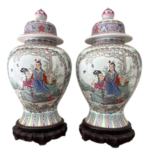 Large Vintage Chinoiserie Famille Rose Export Ginger Jars With Lids on Carved Wood Base - A Pair