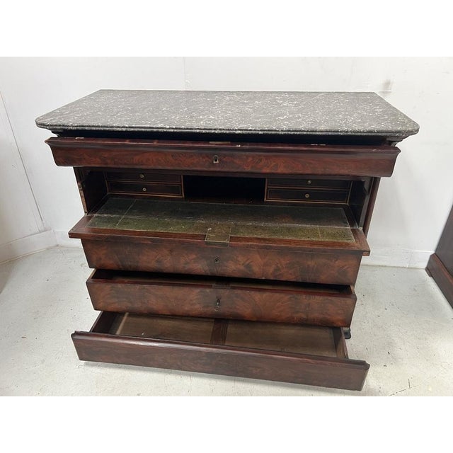 Louis Philippe Mahogany Chest of Drawers, 19th Century For Sale - Image 5 of 13