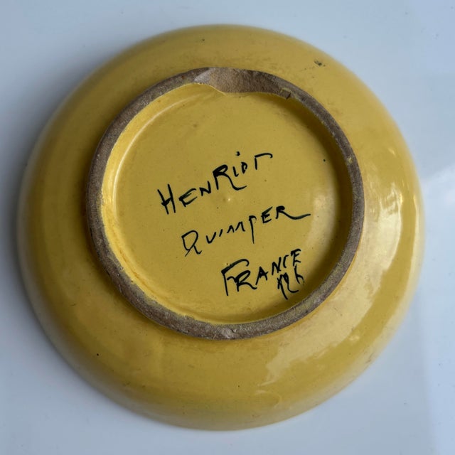 1930s Antique French Henriot Quimper Bowl Featuring Breton Woman For Sale - Image 5 of 5