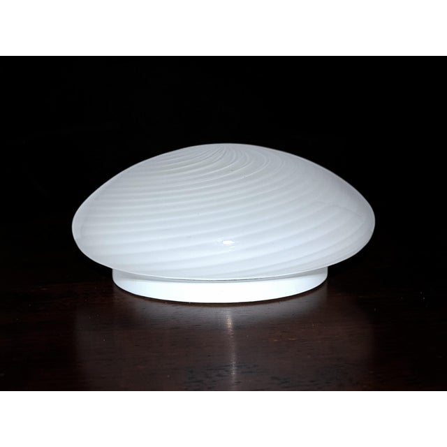 Ceiling lamp with a modern and minimalist design, perfect for stylishly illuminating any room in your home. The clean and...