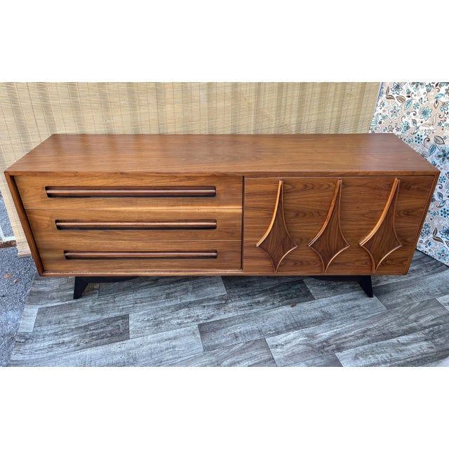 Vintage Fully Restored Mid Century Modern Six Drawers Credenza by Young Manufacturing. Circa 1960s Features a...