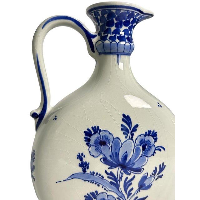 1970s Vintage Hand-Painted Floral Handled Vase by M.W. Verdoold for Royal Delft, 1975 For Sale - Image 5 of 8
