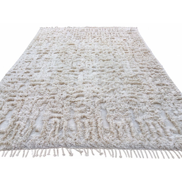 2020s Rh Cabila Wool Rug – 9' × 12' Ivory | 87% Wool & 13% Cotton | Hand-Knotted High-Low Construction For Sale - Image 5 of 18