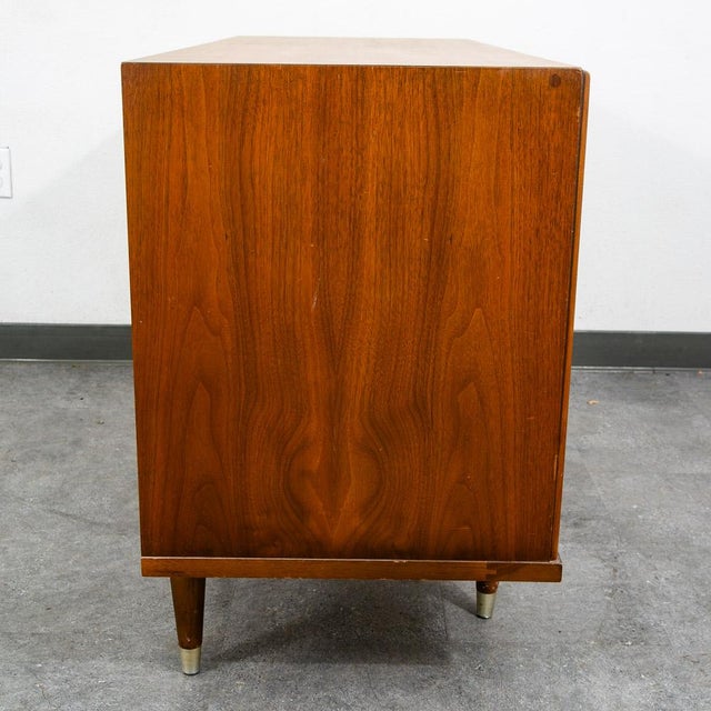 Mid-Century Modern Mid Century Modern Desk Bp John Metal 4 Drawer Walnut Vintage Floating Kneehole For Sale - Image 3 of 9