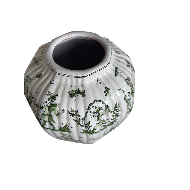19th Century Moustiers Green and White Vase With Lid For Sale - Image 5 of 5