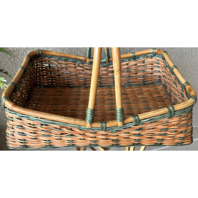 Abundantly-Sized Late 20th-Century Bamboo & Natural Willow Baker’s-Style Basket For Sale - Image 11 of 18