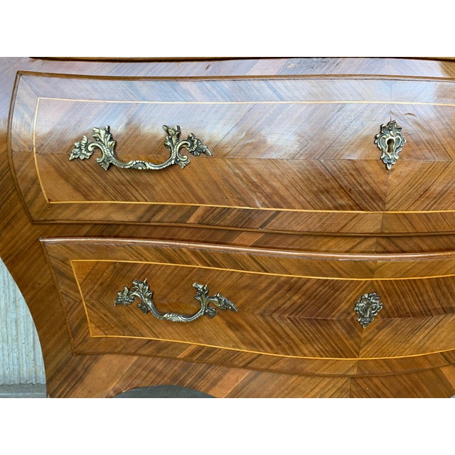 Brown Early 20th Century French Louis XV Style Fine Kingwood and Marquetry Ormolu Mounted Bombe Commode For Sale - Image 8 of 18