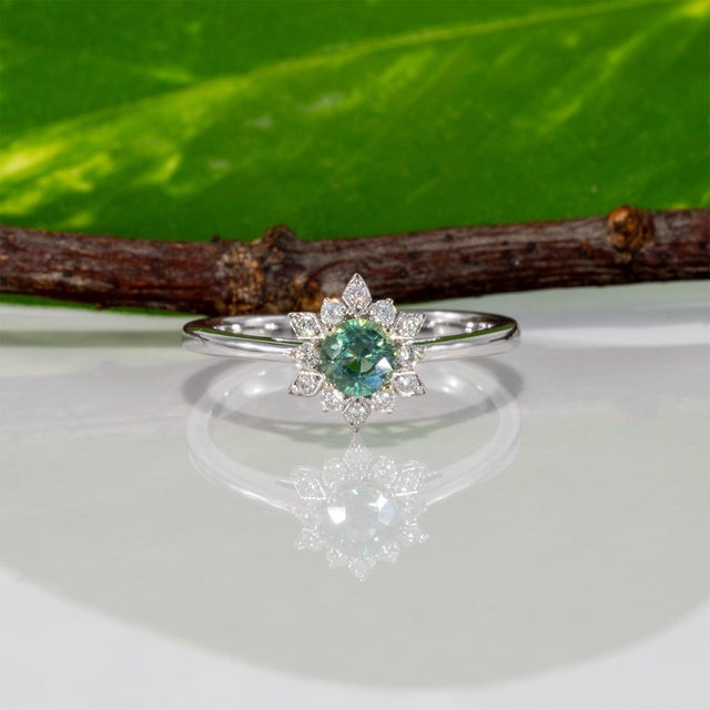 Alexandrite Ring With Earth-Mined Diamond Accents: Solid 14k Gold, Size 6.75 For Sale In Columbus - Image 6 of 10
