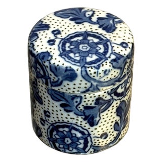 Takahashi Blue/White Ceramic Cylinder Box For Sale