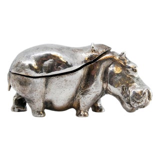 Silver Hippopotamus Brooch with Opening on the Back For Sale