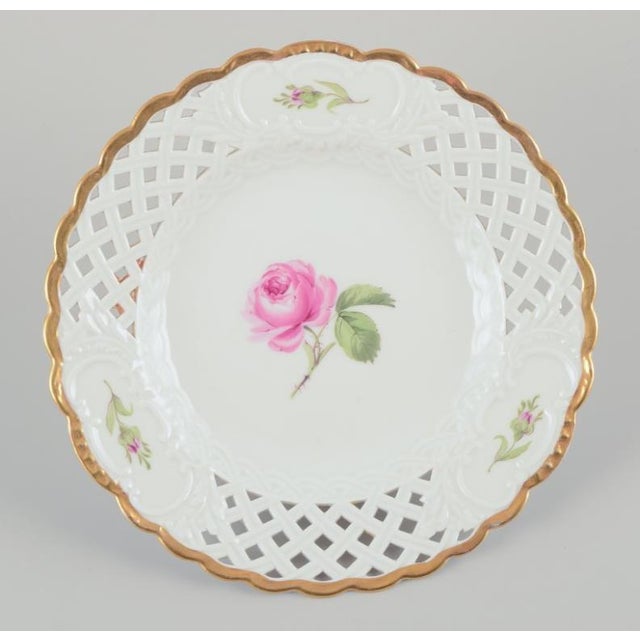 1930s Pink Rose Reticulated Lunch Plates from Meissen, Germany, 1930s, Set of 6 For Sale - Image 5 of 9