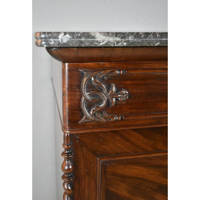 19th Century French Mahogany Chest of Drawers For Sale - Image 5 of 17