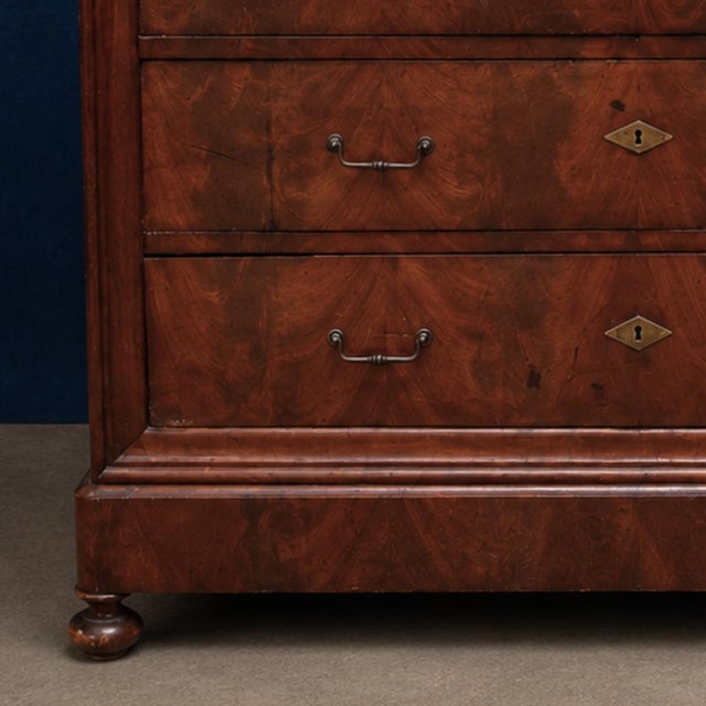 19th Century French Louis Philippe Walnut Marble Top Commode For Sale In Birmingham - Image 6 of 6