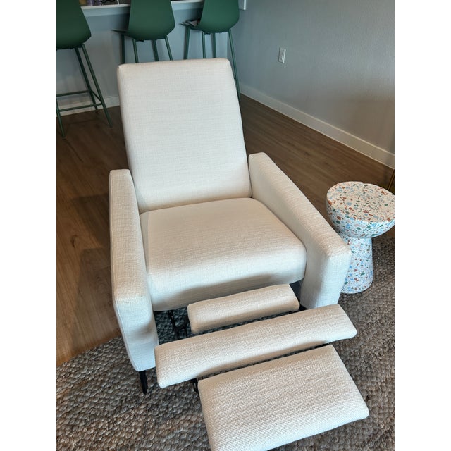 Mid-Century Modern Design Within Reach "Flight" Recliner by Jeffrey Bernett for American Leather For Sale - Image 3 of 11