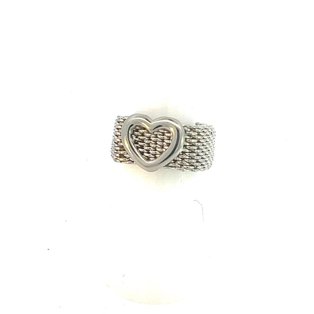 Silver 1990s Tiffany & Co Estate Somerset Heart Ring 7 Silver, Size 7 For Sale - Image 8 of 8
