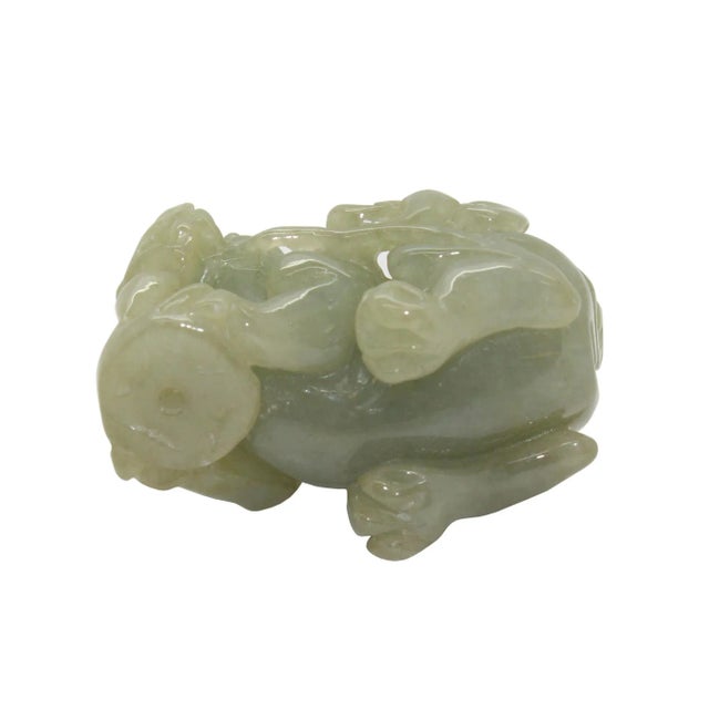1980s Detail Chinese Hand Carved Natural Jade Lucky Pixiu Figure Pendant For Sale - Image 5 of 6