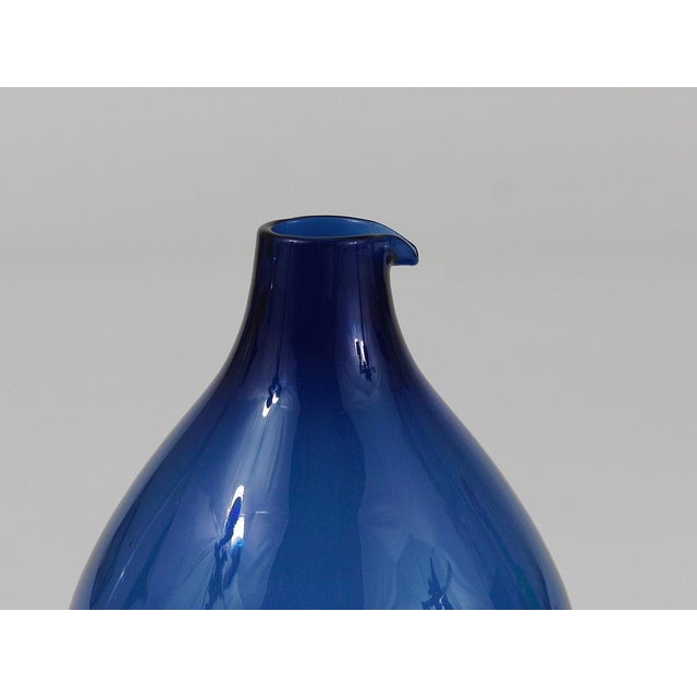 Blue Bird Bottle Glass Vase attributed to Timo Sarpaneva for Iittala, Finland, 1950s For Sale - Image 14 of 15