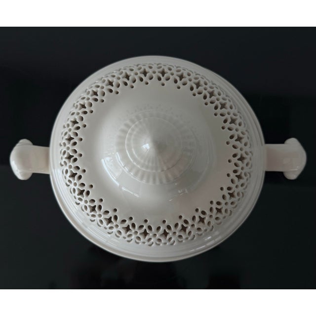 2010s Ralph Lauren China “Dunham” Collection Tureen With Lid Made in England For Sale - Image 5 of 6