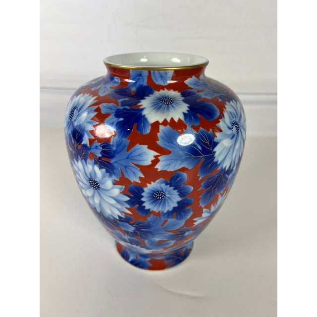 Japanese Vintage Fukugawa Blue and White Chrysanthemums Vase For Sale - Image 3 of 12
