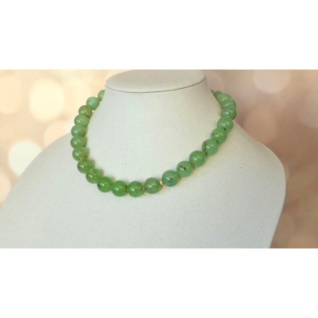 Early 21st Century Australian Chrysoprase Beaded Necklace With Sterling Silver Chrysoprase Clasp For Sale - Image 5 of 12