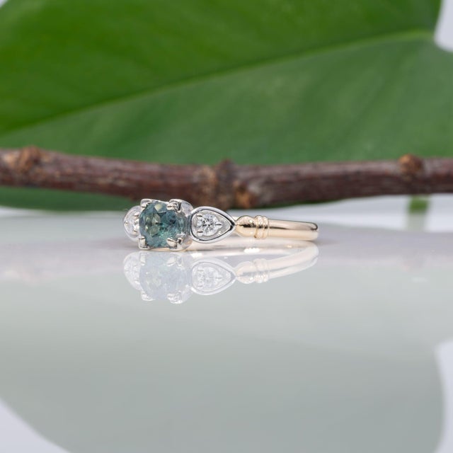 Alexandrite Ring With Earth-Mined Diamond Accents in Solid 14k Gold, Round 4mm, Size 6.75 For Sale - Image 9 of 12